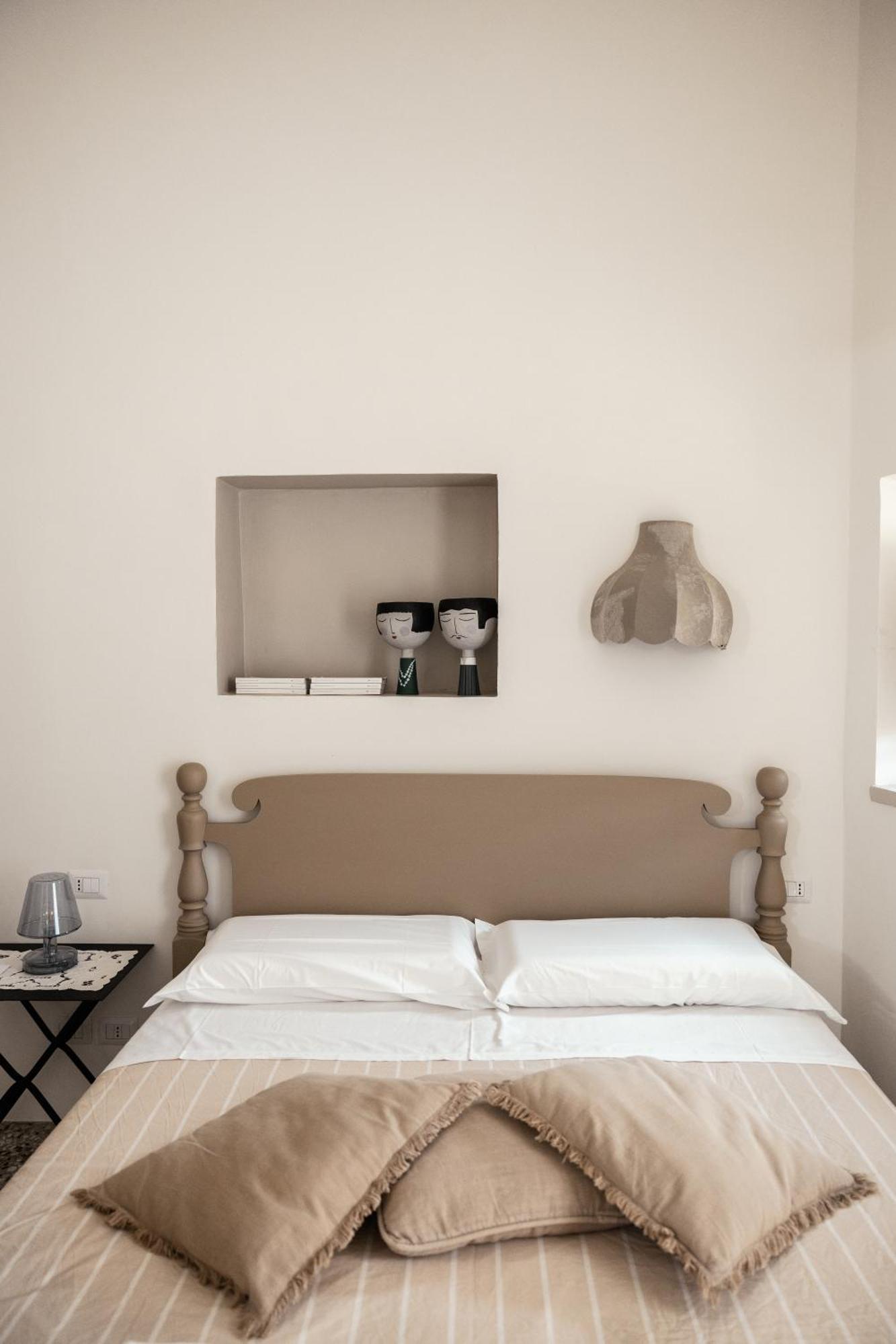 Bianko Ecochic & L'Angolo Di Levante 恩纳 外观 照片