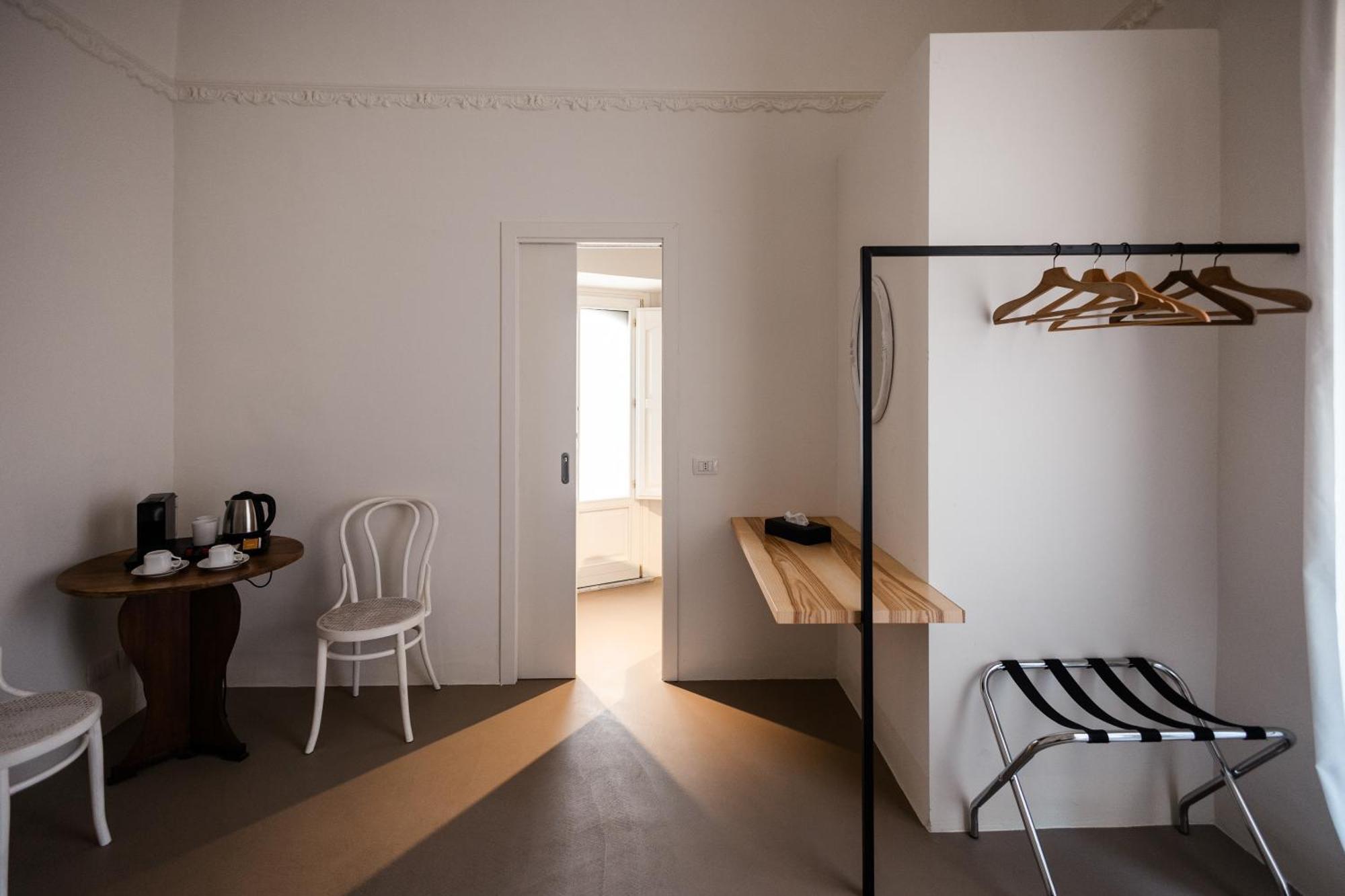 Bianko Ecochic & L'Angolo Di Levante 恩纳 外观 照片